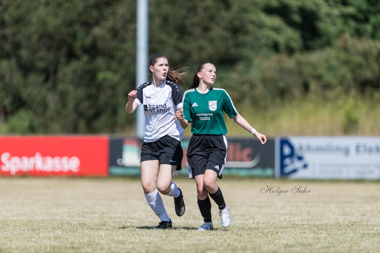 Bild 97 - wBJ TuRa Meldorf/Buesum - JFV Luebeck : Ergebnis: 1:0